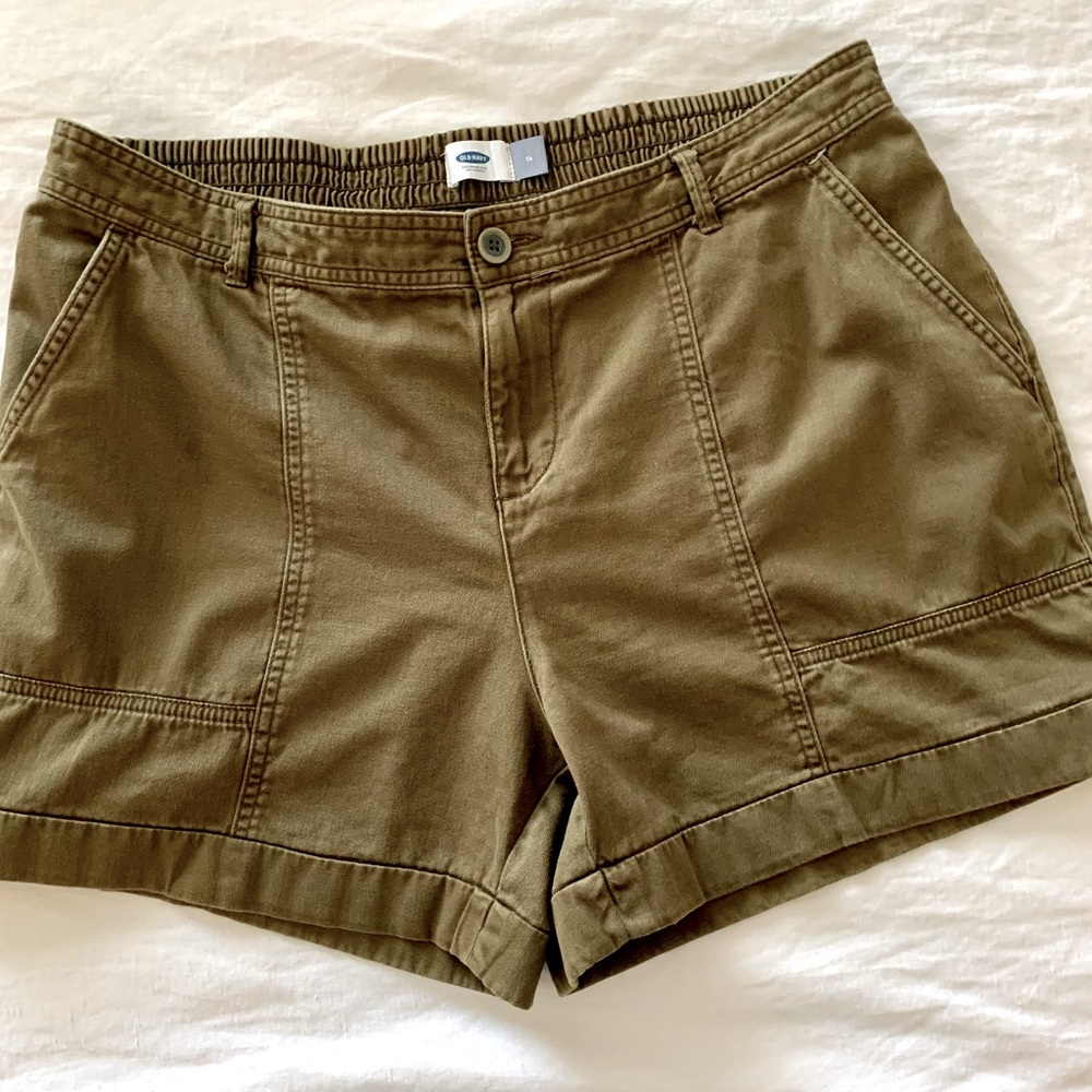 Old Navy Cargo Shorts Women’s 14